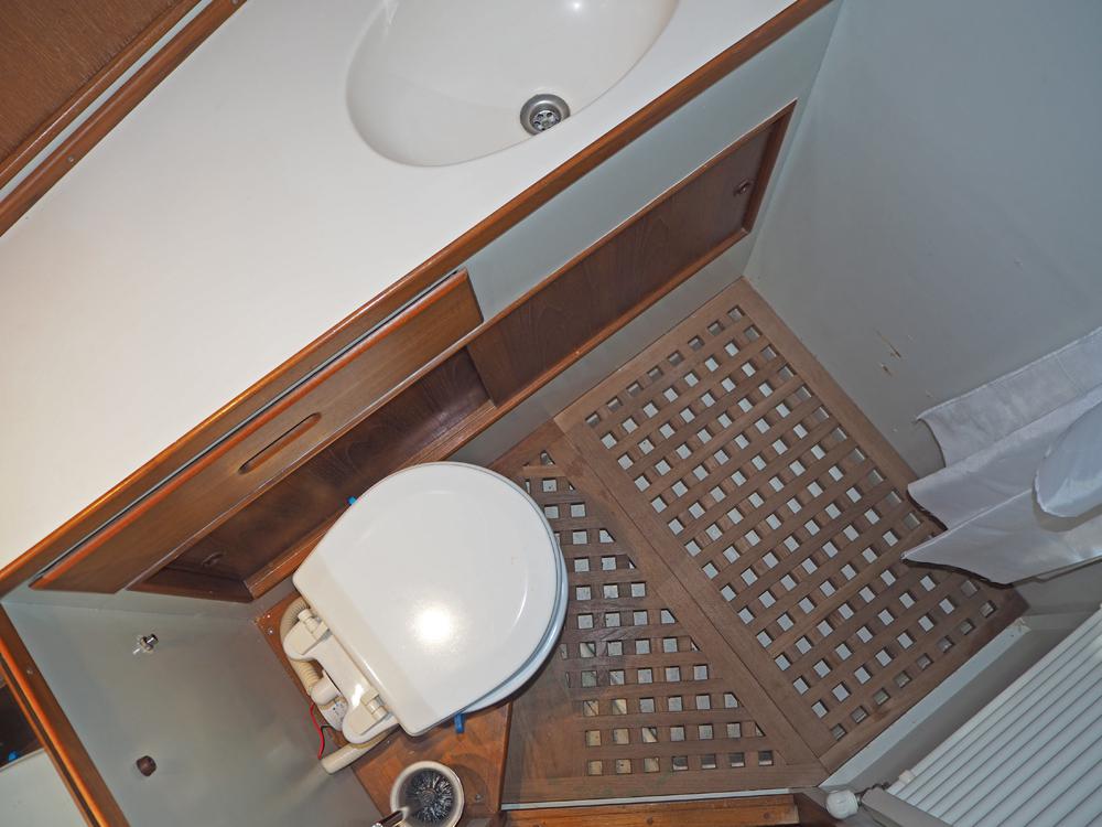 Cabin en avant, H&eacute;bergements